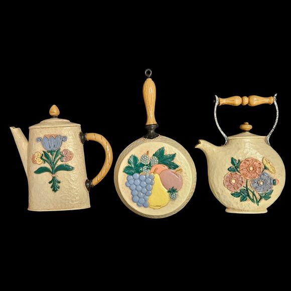 1995 Home Interiors Wall Plaques Set of 3 Teapot Coffee Pot Skillet Floral Fruit - Picture 1 of 8